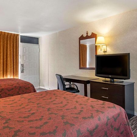 Rodeway Inn Clearwater-Largo Экстерьер фото